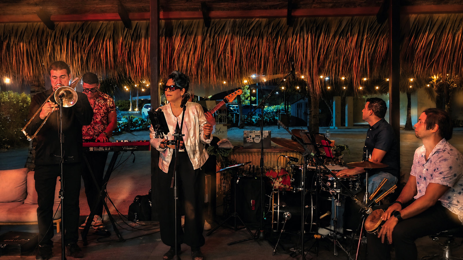 Lau Suárez y su banda en vivo